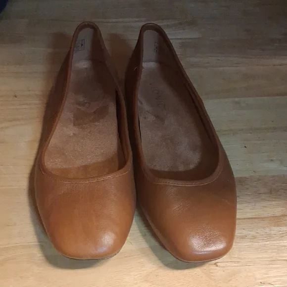 Vionic Brown Leather Slip On Ballet Flats 8 - Picture 1 of 6